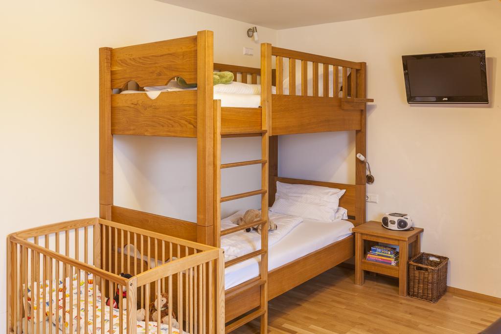 Hotel Hofgut Tiergarten Аулендорф Екстериор снимка