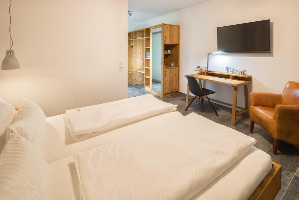 Hotel Hofgut Tiergarten Аулендорф Екстериор снимка