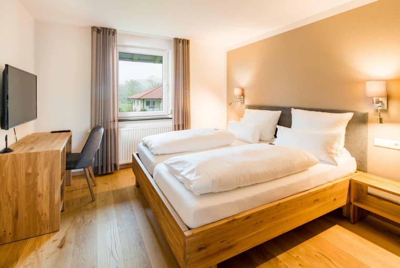 Hotel Hofgut Tiergarten Аулендорф Екстериор снимка